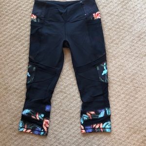 Calia by Carrie Underwood Capri legging